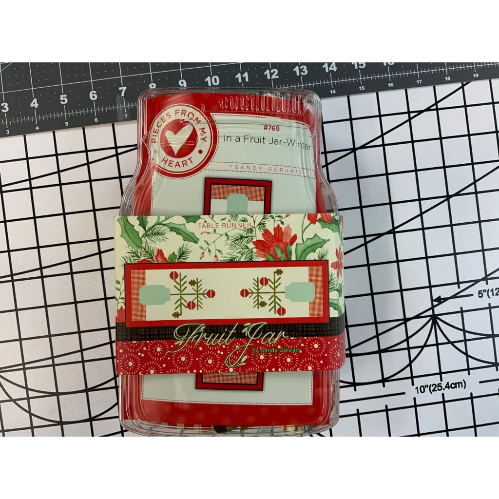 In a Fruit Jar Winter Runner Boxed Kit Art & Crafting